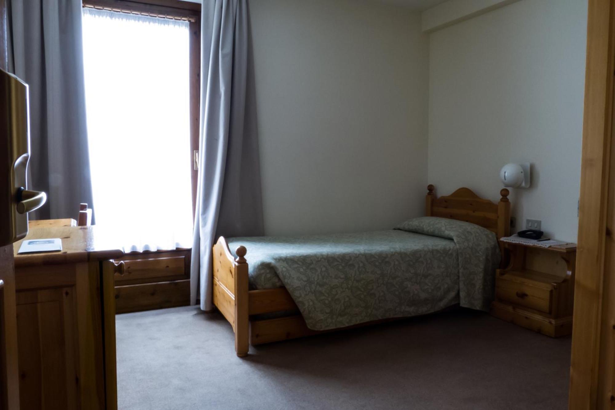Hotel Valdotain Villeneuve Zewnętrze zdjęcie