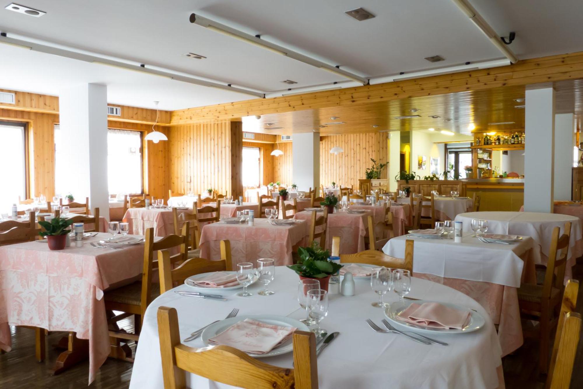 Hotel Valdotain Villeneuve Zewnętrze zdjęcie