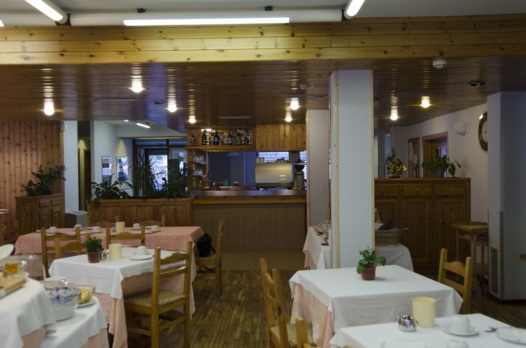 Hotel Valdotain Villeneuve Zewnętrze zdjęcie