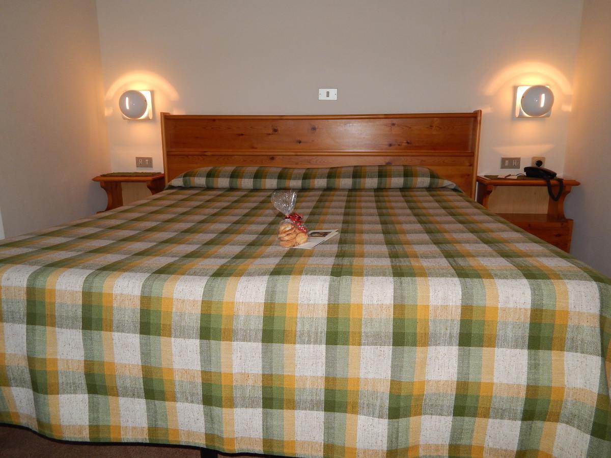 Hotel Valdotain Villeneuve Zewnętrze zdjęcie