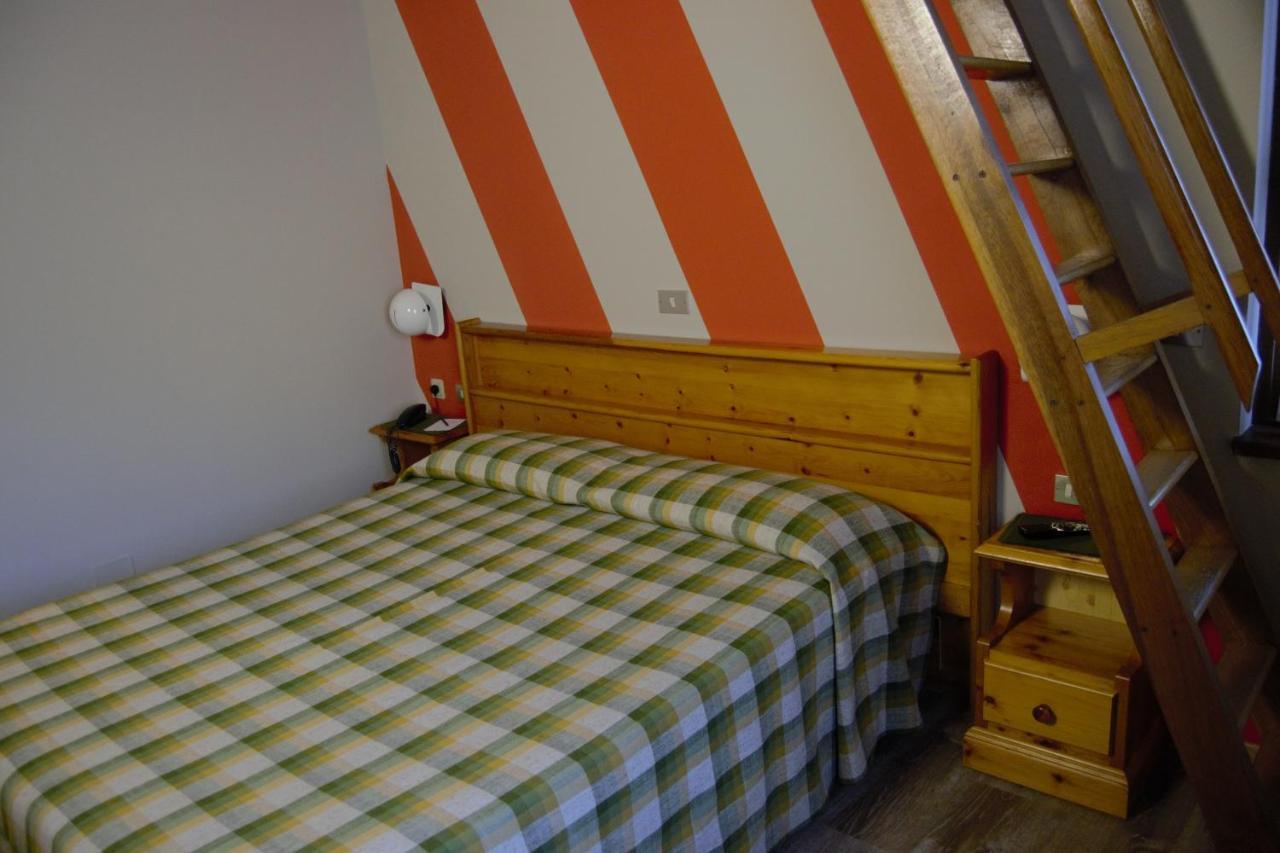 Hotel Valdotain Villeneuve Zewnętrze zdjęcie